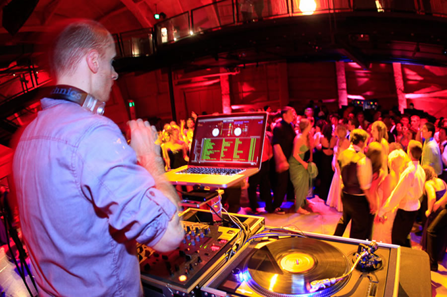 Choosing the Right Corporate Event DJ for Your Company